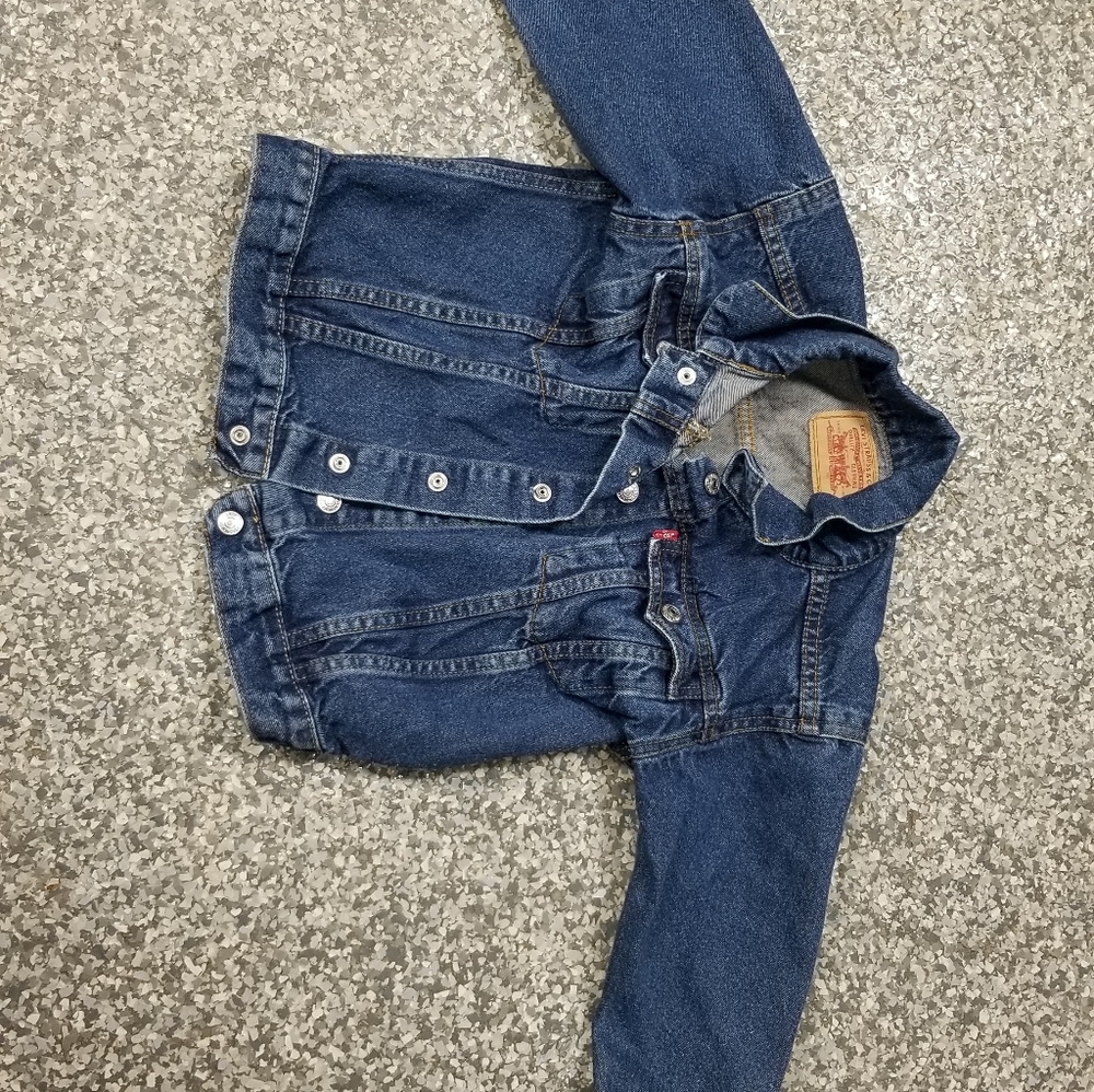 Kids Levi jean jacket size 5